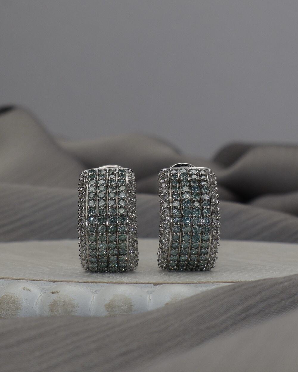 14k White Gold Blue & White Diamonds Earrings 10.99G / 0.7in